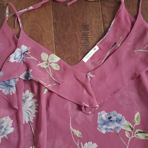 Soprano long sleeve sheer top size small, blush punk with flowers , fits larger - Picture 2 of 3